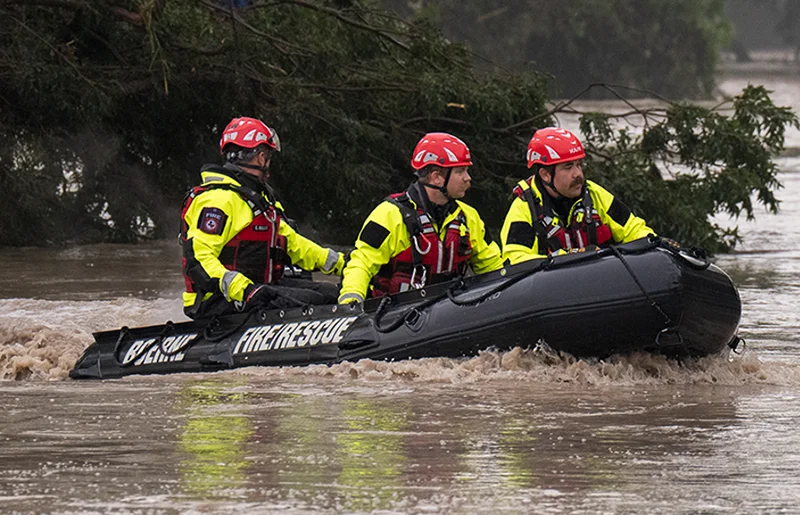 Heroes in the Flood: Texas Survivors Brave Devastation to Save Others as Search Continues